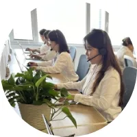 カスタマーセンターのスタッフ