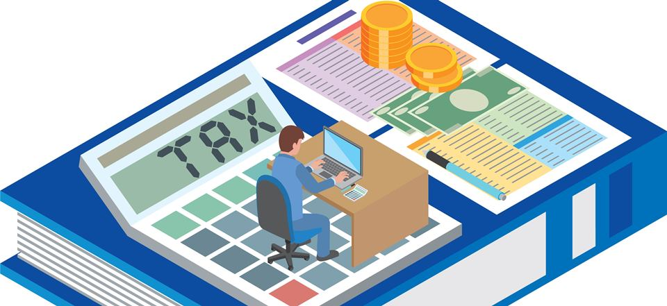 TAX電卓の上でパソコンを操作する男性のイラスト
