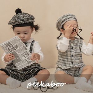 PEEKABOOの衣装と帽子をかぶる赤ちゃんモデル
