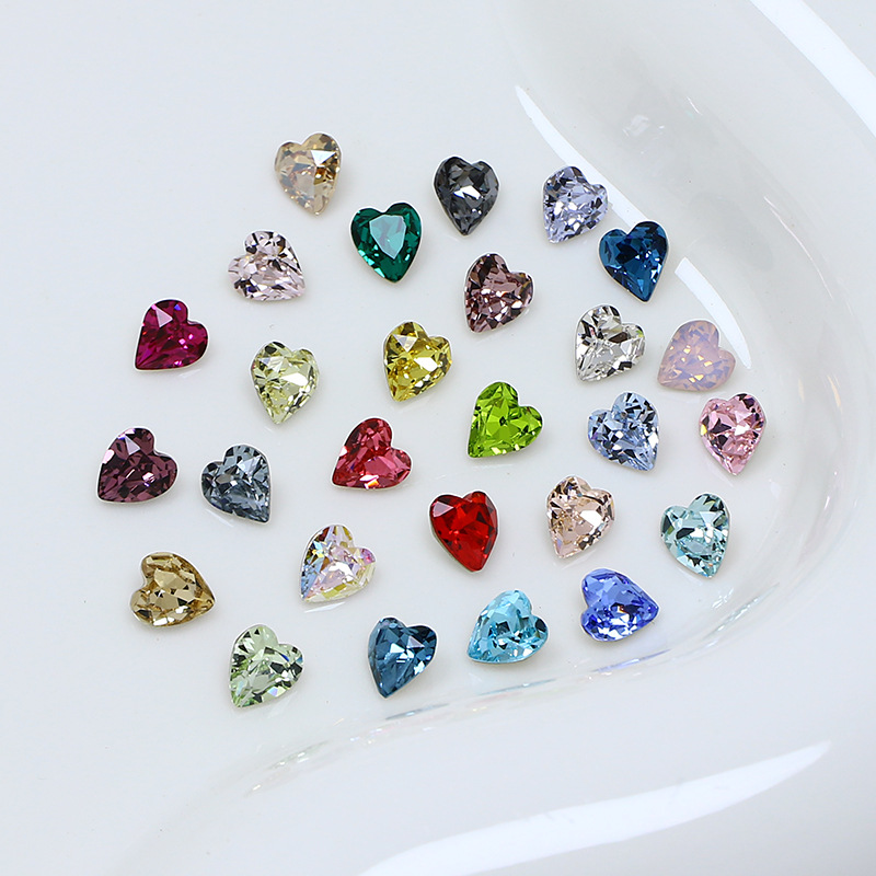 ハートカット カラーストーンネイルパーツの画像