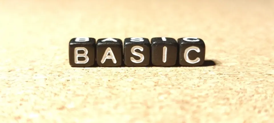 正六面体5個へBASICの文字